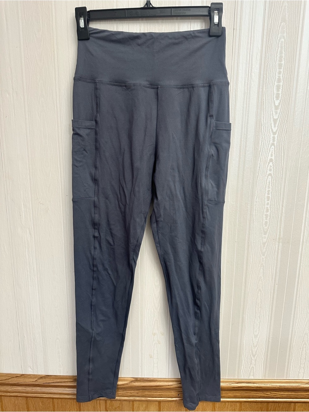 Amazon Essentials Charcoal Gray High-Waist Leggings with Pockets